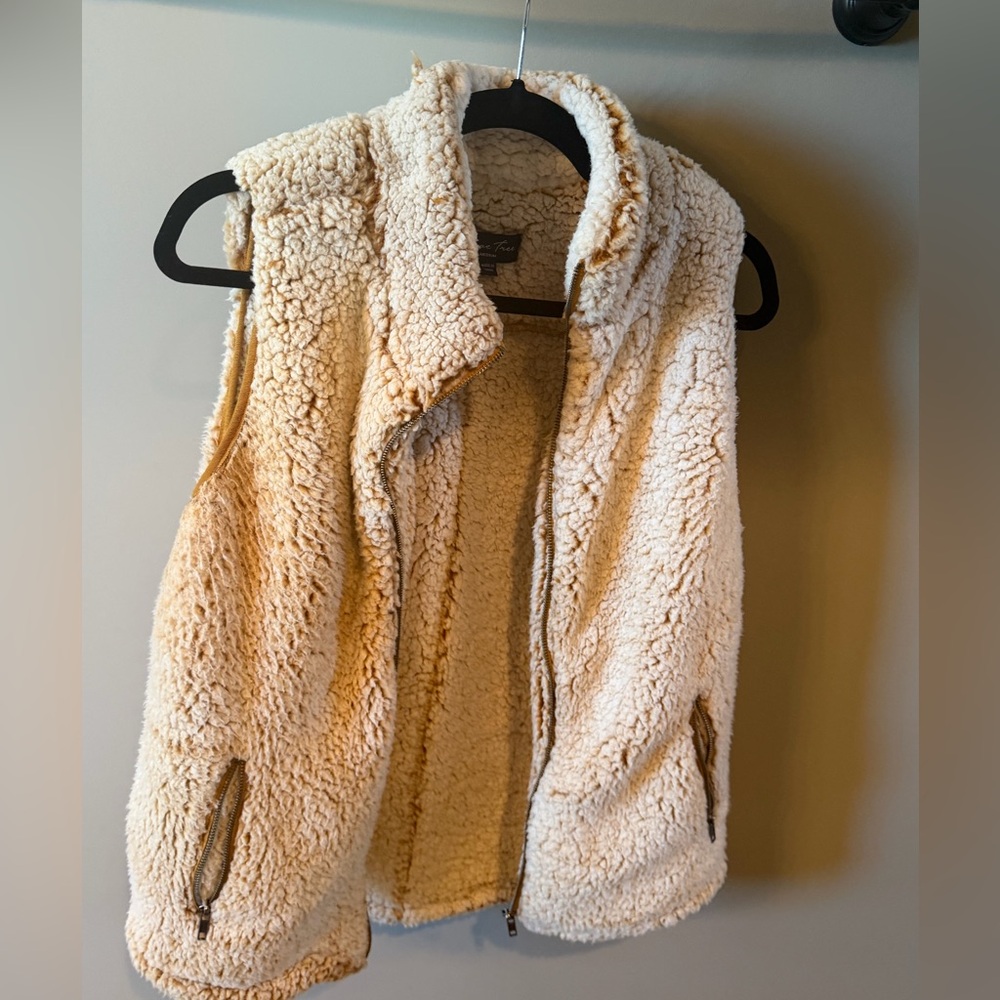 Love Tree Cream Sherpa Zip Vest - Soft Plush Layer